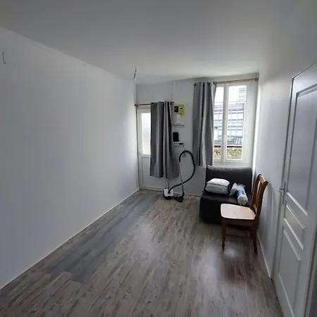 Holiday home Maison Ideale Deplacement 4 Ou 5 Personnes *